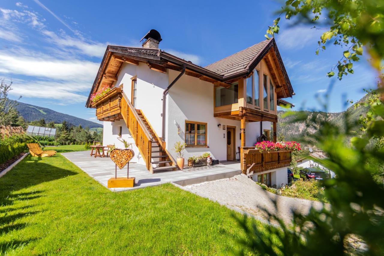 Apartment Dolomites Nest San Martino in Badia Bagian luar foto