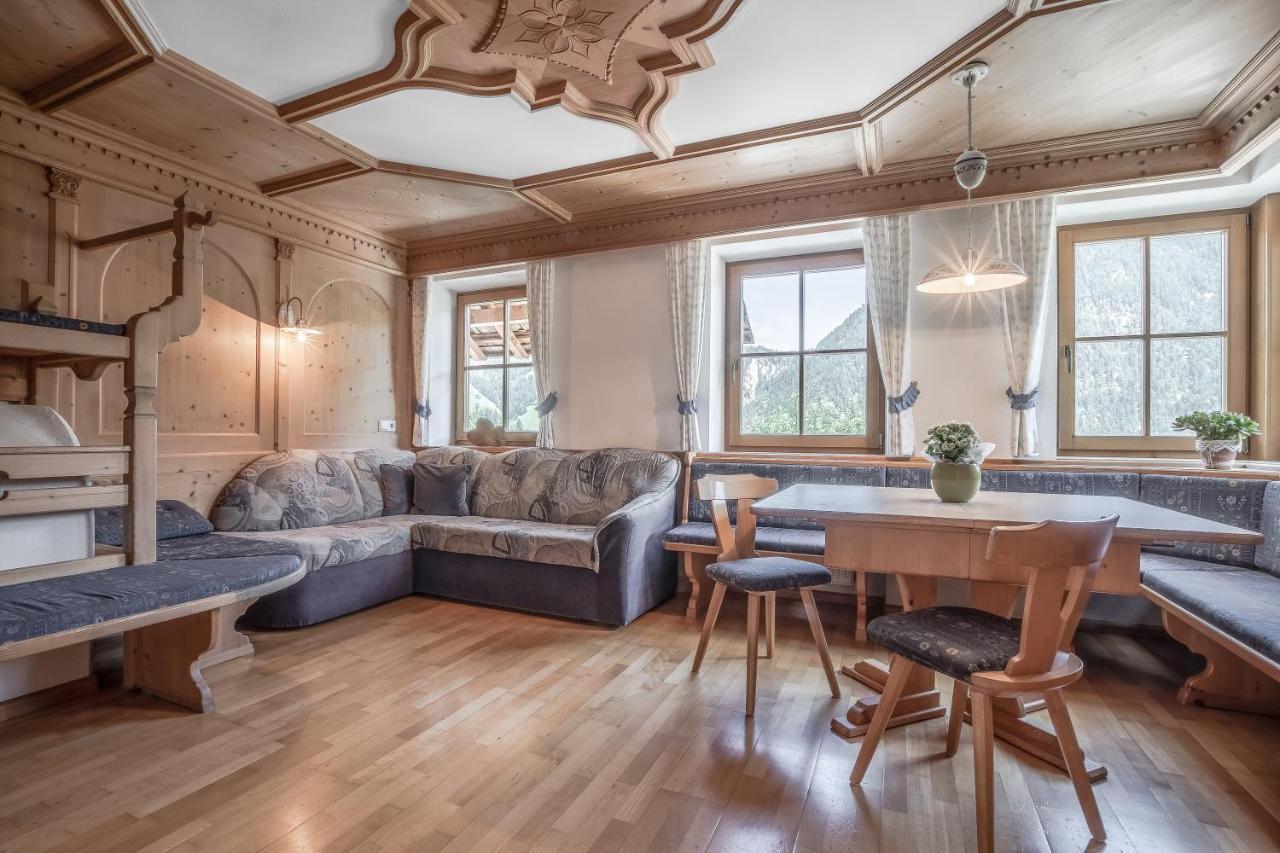 Apartment Dolomites Nest San Martino in Badia Bagian luar foto