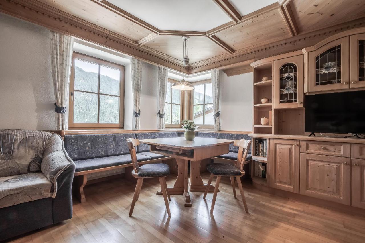 Apartment Dolomites Nest San Martino in Badia Bagian luar foto