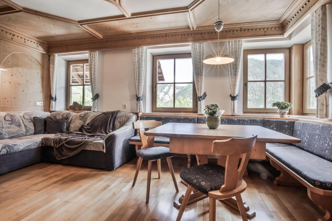 Apartment Dolomites Nest San Martino in Badia Bagian luar foto